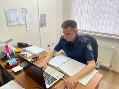 Бывший инспектор МРЭО ГИБДД города Светлограда обвиняется в превышении должностных полномочий